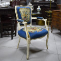 Старинное кресло в стиле Луи XV
